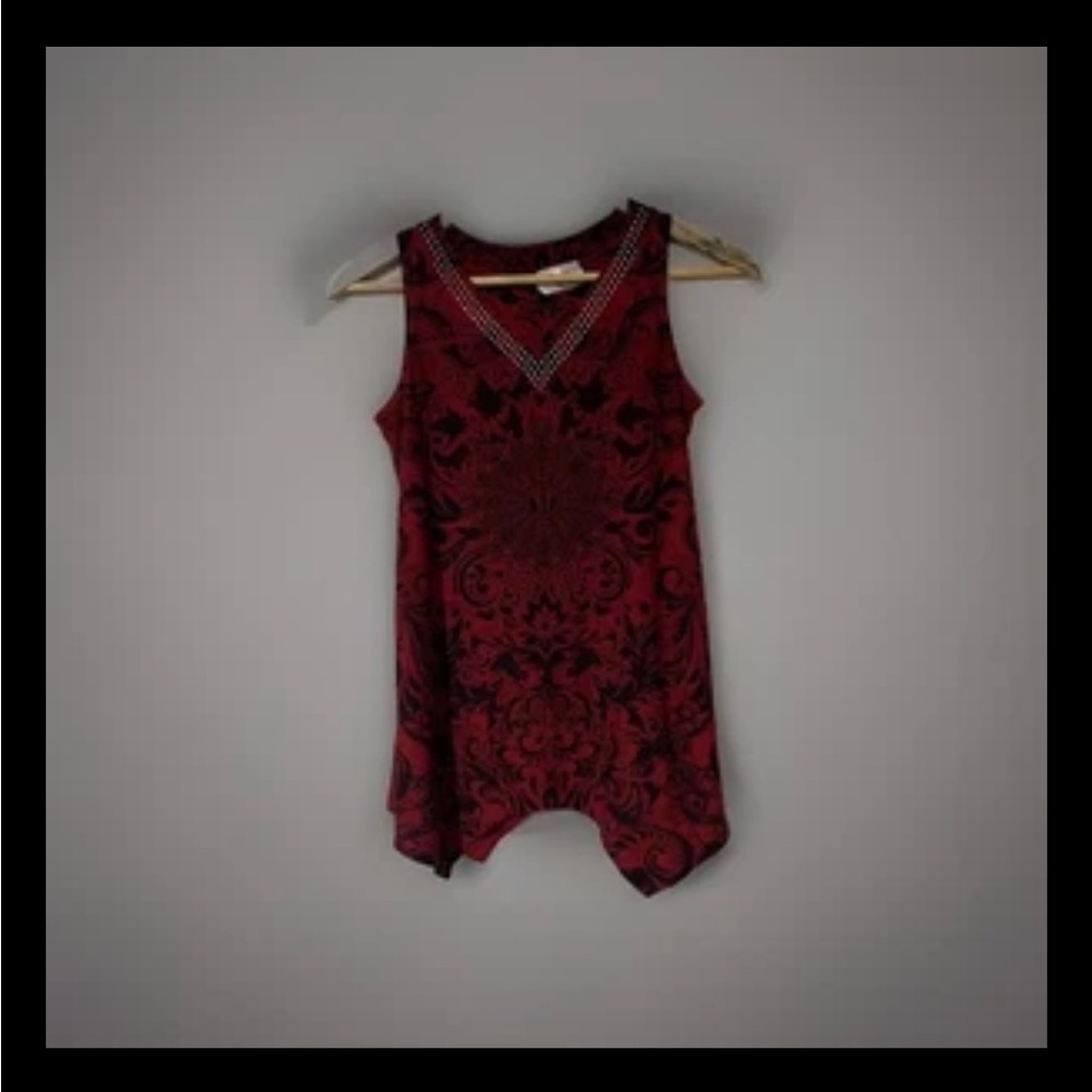 Lavish Brand Small Women’s Tank Top Red Black Floral Scoop Neck.